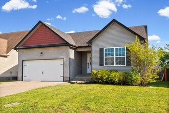 512 Falkland Cir in Clarksville, TN - Building Photo - Building Photo