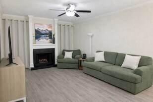 10049 Westpark Dr in Houston, TX - Building Photo