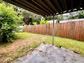 119 Sikes Dr in Crestview, FL - Foto de edificio - Building Photo