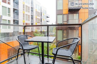 12282 NE 12th Ln in Bellevue, WA - Building Photo - Building Photo