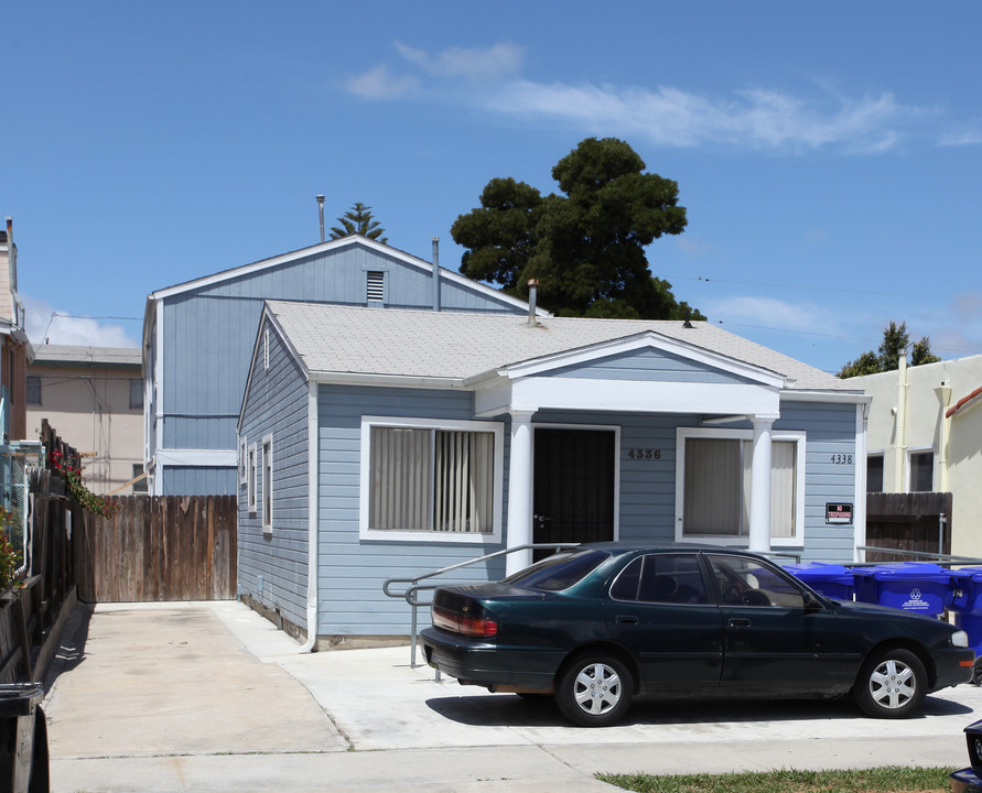 4336-4338 Mcclintock St in San Diego, CA - Building Photo