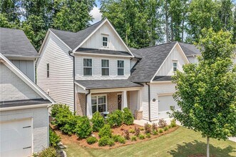 157 Crest Brooke Dr in Holly Springs, GA - Building Photo - Building Photo