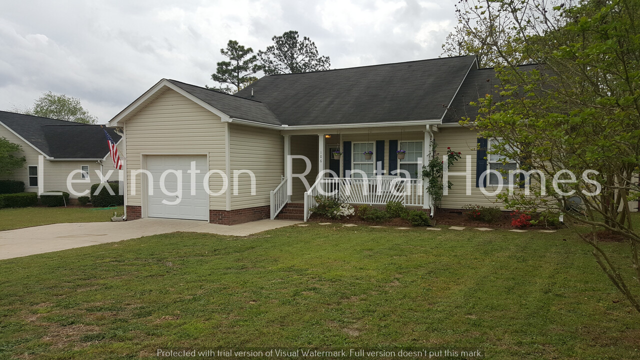 106 Maguire Dr in Lexington, SC - Building Photo