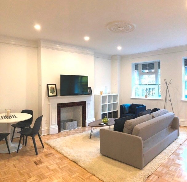 301 Newbury St, Unit 2