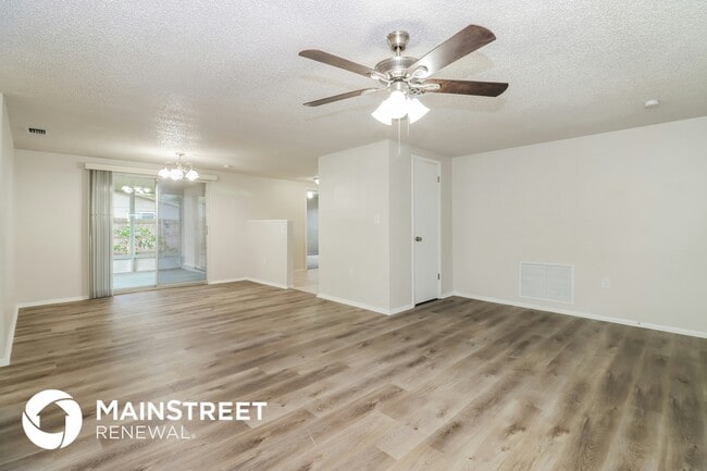 6255 Maplewood Dr in New Port Richey, FL - Building Photo - Building Photo