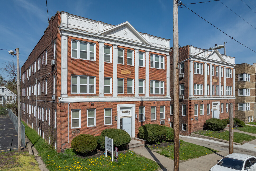 Crandell Park Apartments in Cleveland, OH - Building Photo