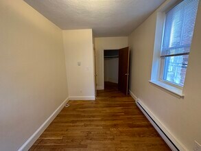 34 Westland Ave, Unit 4 in Boston, MA - Foto de edificio - Building Photo