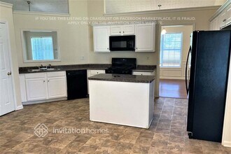 1429 Fall River Dr in Conyers, GA - Foto de edificio - Building Photo