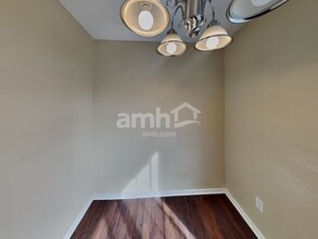 19904 Robins Dr in Denver, CO - Foto de edificio - Building Photo