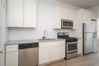 600 Parkway Dr NE in Atlanta, GA - Foto de edificio - Building Photo