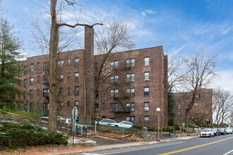 64 Sagamore Rd in Bronxville, NY - Building Photo - Building Photo