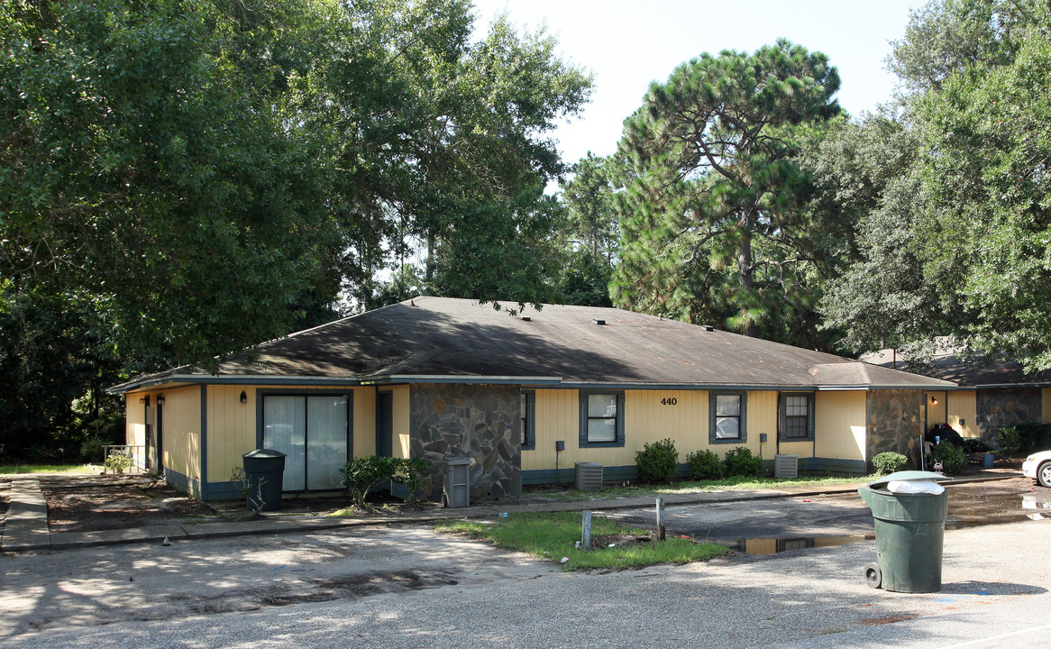 440 Crow Rd in Pensacola, FL - Foto de edificio