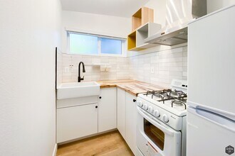 831 S Flower St-Unit -7B in Inglewood, CA - Foto de edificio - Building Photo
