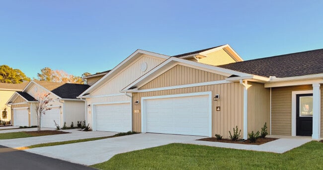 Oak Harbor Village in Bolivia, NC - Foto de edificio - Building Photo
