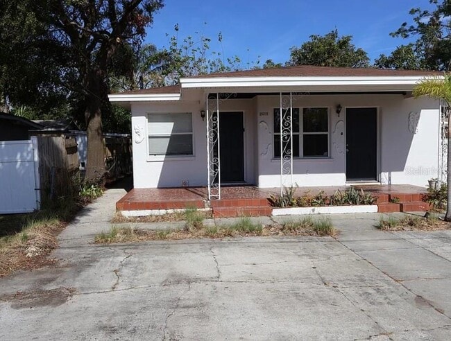 property at 2411 W Lemon St