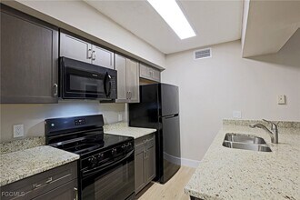 5329 Summerlin Rd in Ft. Myers, FL - Building Photo - Building Photo