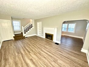 4017 Corinth Blvd in Dayton, OH - Foto de edificio - Building Photo