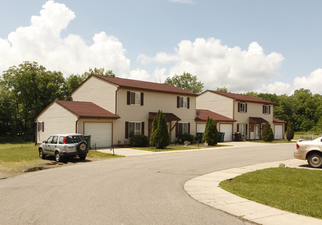 Meadow View Apartments in Fowlerville, MI - Foto de edificio