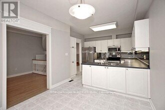 255 Shaftsbury Ave in Richmond Hill, ON - Building Photo - Building Photo