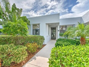 502 Bayport Way, Unit 502 in Longboat Key, FL - Building Photo - Building Photo