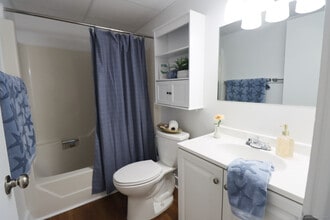 156 Garfield Ave in New London, CT - Building Photo - Building Photo