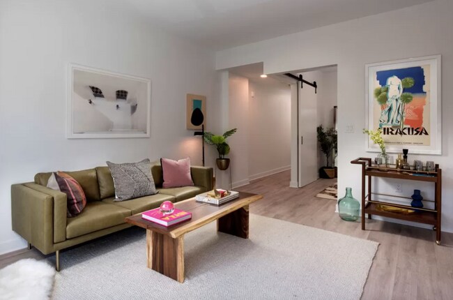 241 E 61st St, Unit 3B in New York, NY - Building Photo - Building Photo