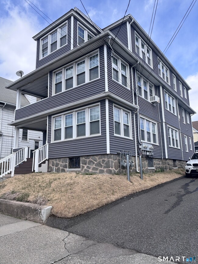 624 Bishop Ave in Bridgeport, CT - Building Photo - Building Photo