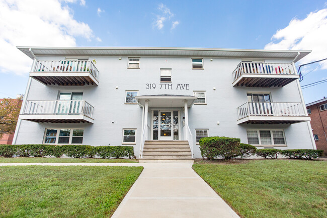 319 7th Avenue in Asbury Park, NJ - Foto de edificio - Building Photo