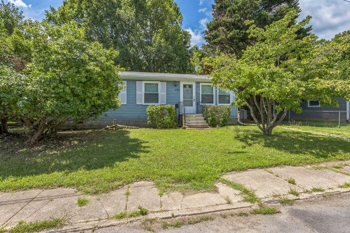 47481 Southampton Dr in Lexington Park, MD - Building Photo