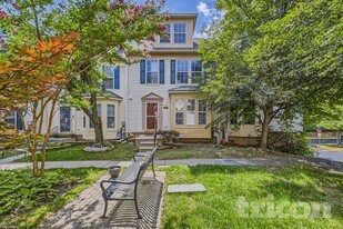 6603 Polynesian Ln in Glen Burnie, MD - Building Photo