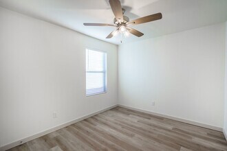 7715 Date Ave in Lubbock, TX - Building Photo - Building Photo