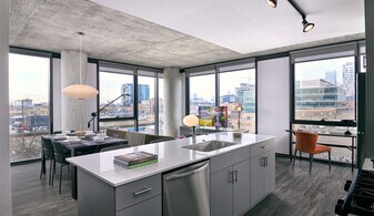 1240 W Randolph St in Chicago, IL - Building Photo