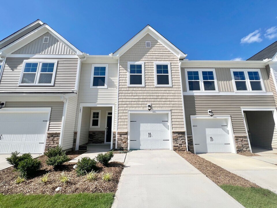 183 Aster Bloom Ln in Raleigh, NC - Building Photo