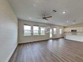 5943 Pinewood Ests Dr in St. Cloud, FL - Building Photo - Building Photo
