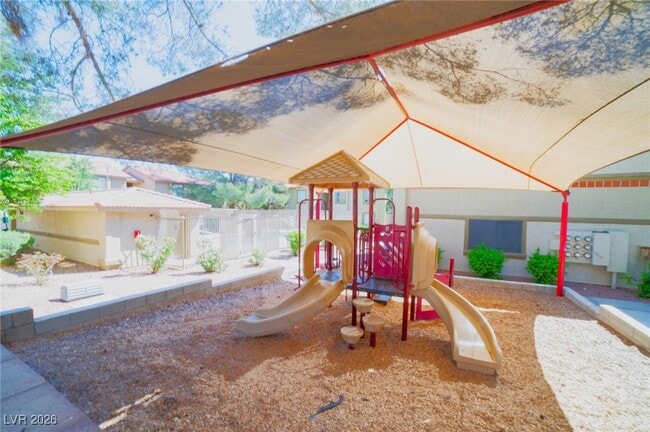 7200 W Pirates Cove Rd in Las Vegas, NV - Building Photo - Building Photo