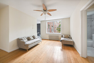 939 Longfellow St NW, Unit 205 in Washington, DC - Building Photo - Building Photo