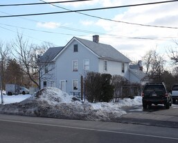 284 Main St in Center Moriches, NY - Building Photo