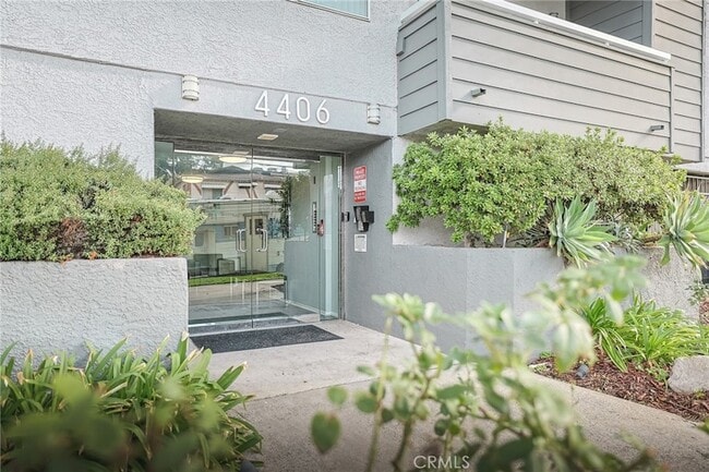 4406 Cahuenga Blvd, Unit 109 in Los Angeles, CA - Building Photo - Building Photo