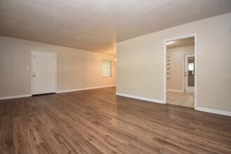 518 NW 36th Terrace in Gainesville, FL - Building Photo - Building Photo