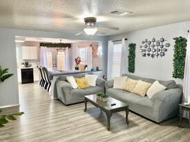 410 Mahogany Chest in San Antonio, TX - Building Photo