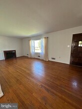 918 Shawnee Dr in Frederick, MD - Building Photo - Building Photo