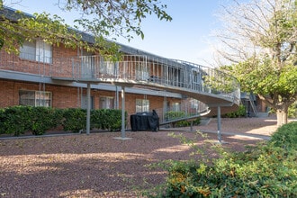 Grandview Apartments in El Paso, TX - Foto de edificio - Building Photo