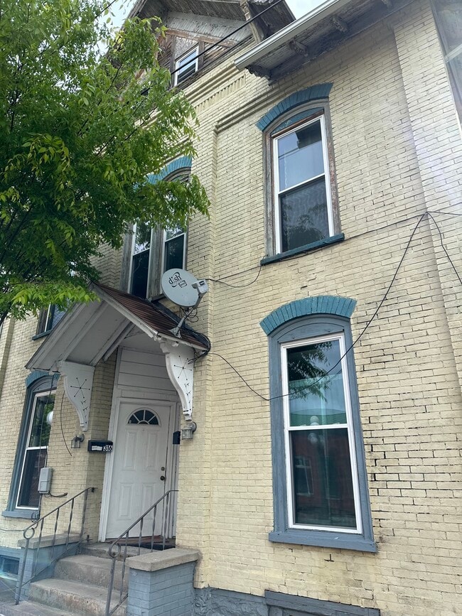 316 N Grove St, Unit 2 in Lock Haven, PA - Building Photo - Building Photo