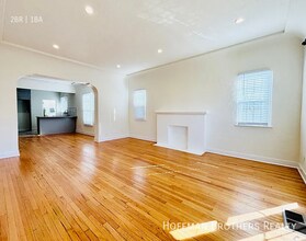 330 1/2 N Genesee Ave in Los Angeles, CA - Foto de edificio - Building Photo