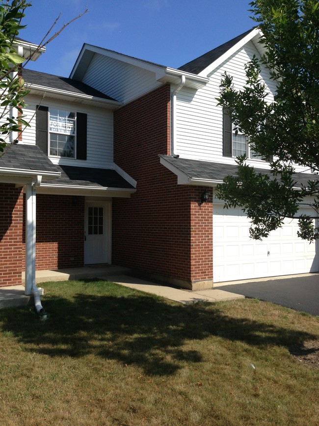 Emerald Pointe Townhomes in Zion, IL - Building Photo - Other