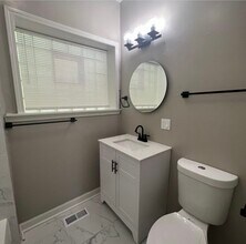 7053 S Eberhart Ave in Chicago, IL - Building Photo - Building Photo
