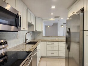 5201 Orduna Dr in Coral Gables, FL - Building Photo - Building Photo