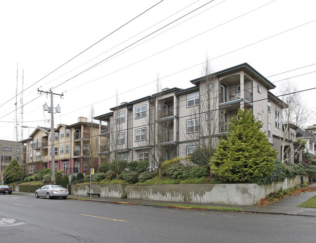 Orliss Apartment (Garden Court) in Seattle, WA - Building Photo - Building Photo