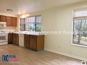 7081 SW Montauk Cir in Lake Oswego, OR - Building Photo - Building Photo