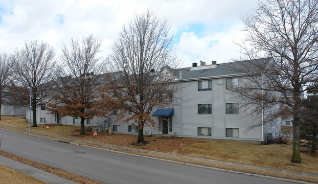 Patrick's Place in Papillion, NE - Foto de edificio - Building Photo